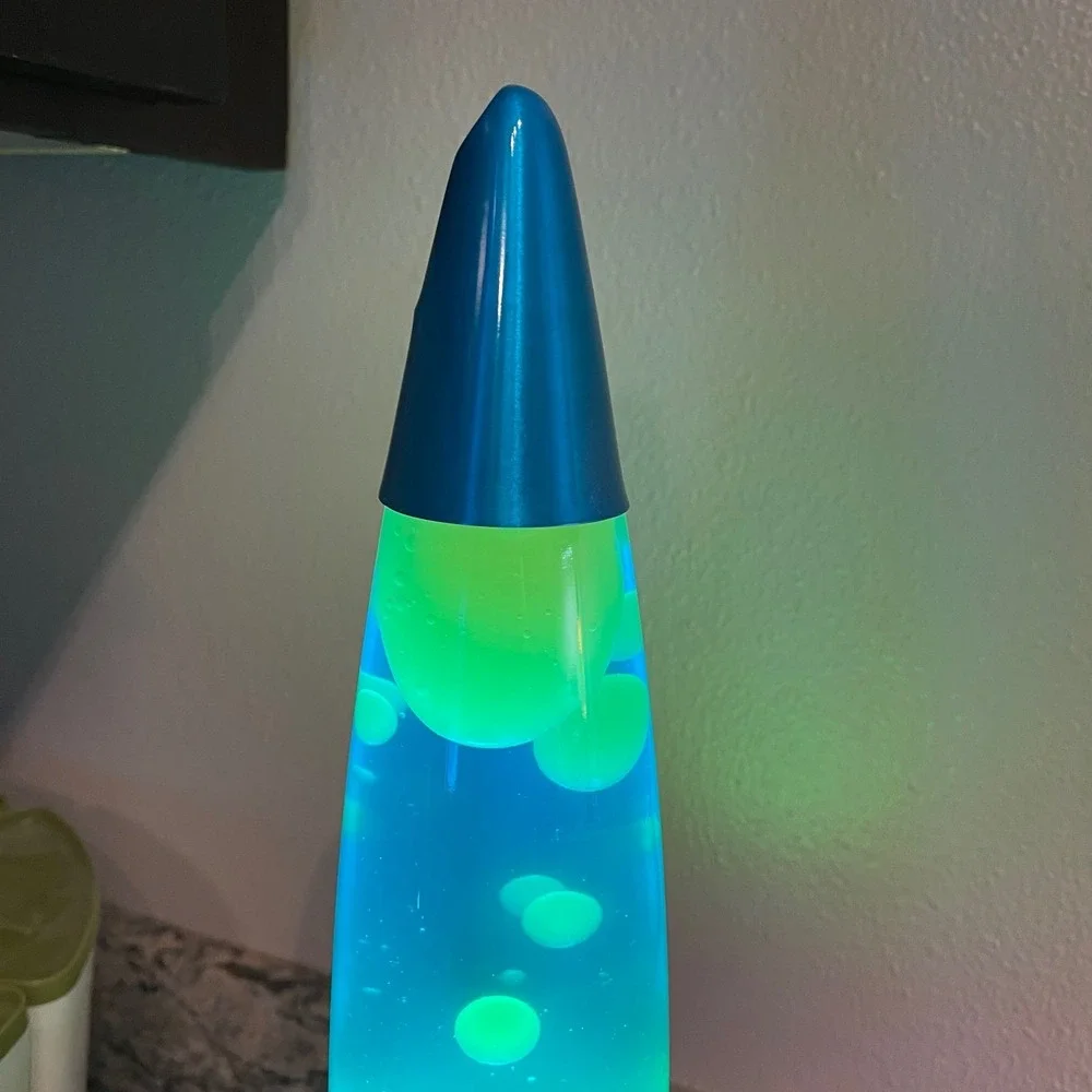 Retro Y2k 17 Inch Lava Lamp Blue Liquid Yellow Wax Chrome Blue Base Rocket‎